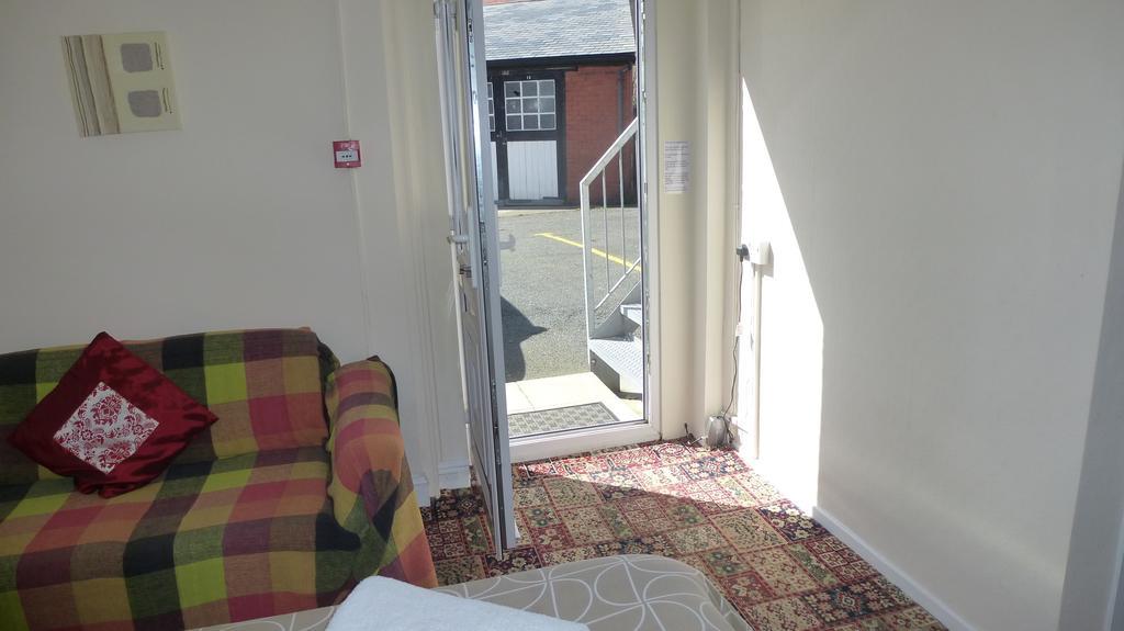 Whitehall Guest House Colwyn Bay Kültér fotó