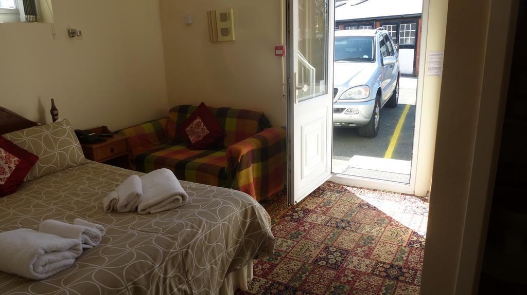 Whitehall Guest House Colwyn Bay Kültér fotó
