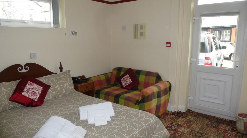 Whitehall Guest House Colwyn Bay Kültér fotó