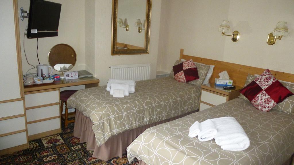 Whitehall Guest House Colwyn Bay Kültér fotó