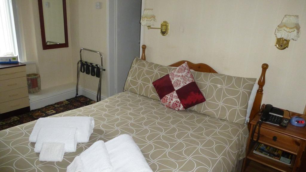 Whitehall Guest House Colwyn Bay Kültér fotó