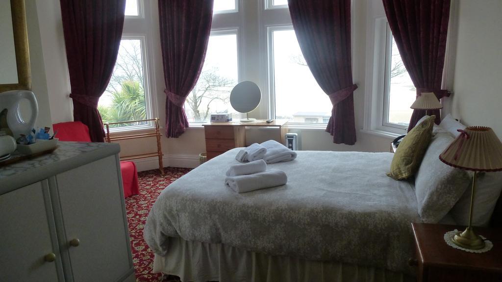 Whitehall Guest House Colwyn Bay Kültér fotó