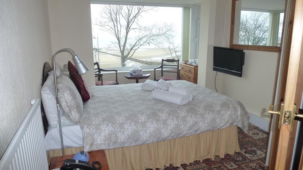 Whitehall Guest House Colwyn Bay Kültér fotó